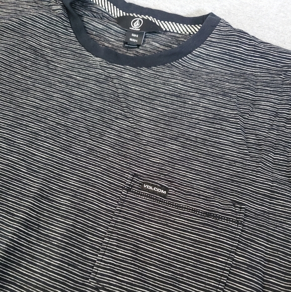 Volcom and Vans 3 T-shirt Bundle (Size L) - Picture 5 of 8